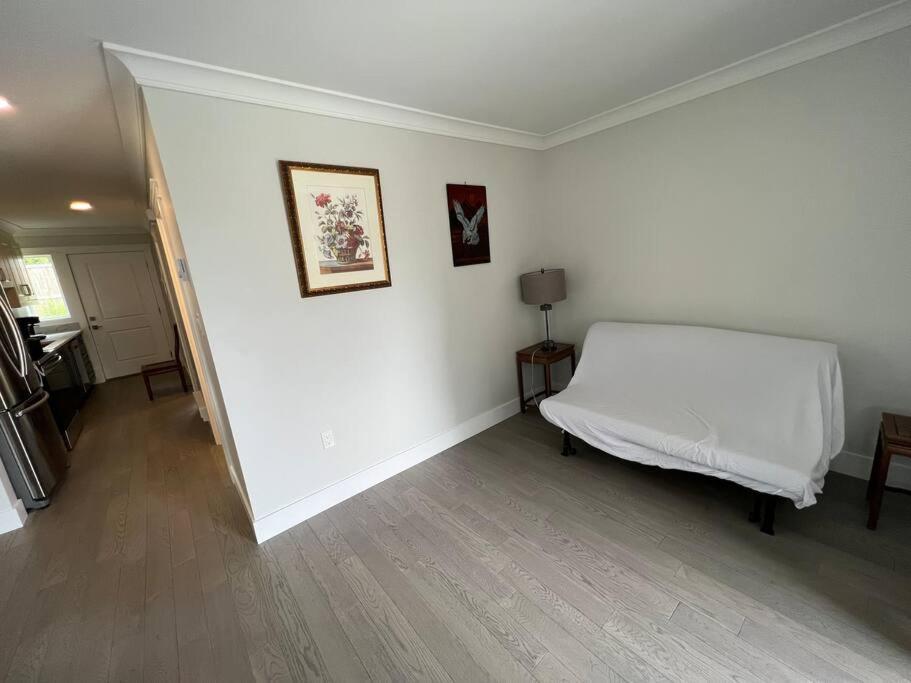 Brand New Constructed 1-Bedroom Townhouse Duncan Exteriör bild